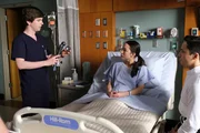 Dr. Shaun Murphy (Freddie Highmore, l.), Maya Flores (Jasmine Vega), Leo (Michael Hsu Rosen)