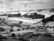 Am 6. Juni 1944 landen die Westalliierten in der Normandie. Für die Wehrmacht beginnt der Zweifrontenkrieg. Am 6. Juni 1944 landen die Westalliierten in der Normandie. Für die Wehrmacht beginnt der Zweifrontenkrieg.