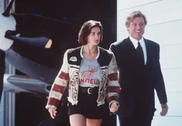 Der schwerreiche John Gage (Robert Redford, r.) zeigt Diana (Demi Moore, l.) sein gesamtes Anwesen - sie ist schwer beeindruckt ...