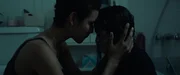 Alex (Isabelle Fuhrman) findet Trost bei Dani (Dilone).