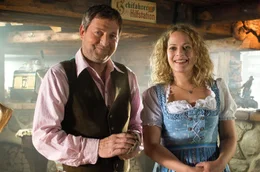 Karli Moser (Maximilian Kr&uuml;ckl), Katti Lang (Susanna Knechtl).