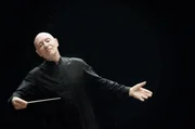 Beim Proms-Konzert mit Hélène Grimaud am 11. September 2001 dirigierte Christoph Eschenbach das Orchestre de Paris in der Royal Albert Hall. Beim Proms-Konzert mit Hélène Grimaud am 11. September 2001 dirigierte Christoph Eschenbach das Orchestre de Paris in der Royal Albert Hall.