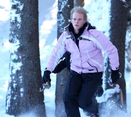 Versucht alles, damit er mit seiner Prinzessin sch&ouml;ne Flitterwochen verbringen kann: Prinz Edvard von D&auml;nemark (Chris Geere) ...