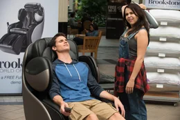 Mae Whitman, Robbie Amell