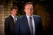 DCI John Barnaby (Neil Dudgeon, r.) und DS Ben Jones (Jason Hughes, l.) ermitteln diesmal im Milieu der Schachamateure.
