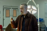 Danny (James Nesbitt) findet unter den Asservaten eine Uhr, die ihm Christinas letzten Wohnsitz verrät. Danny (James Nesbitt) findet unter den Asservaten eine Uhr, die ihm Christinas letzten Wohnsitz verrät.