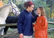 David (Max Alberti, li.) lernt auf dem Reiterhof Katharina (Raphaela Tyroller) kennen und verliebt sich in sie. Doch er hat einen Rivalen...