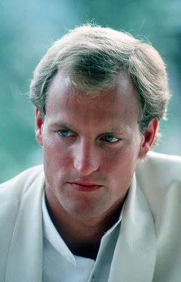 David (Woody Harrelson)