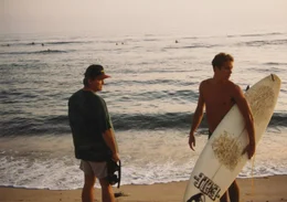 Paul Walker (r.)