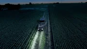 Die Umsiedlung der Bienenstöcke geschieht bei Nacht, da die Bienen dann ruhiger sind als tagsüber.