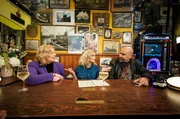 SPD-Politikerin und aktuelle Bundesministerin f&uuml;r Arbeit und Soziales, B&auml;rbel Bas (l.), Ina M&uuml;ller und der deutsch-marokkanischen Komiker und Kabarettist, Abdelkarim.