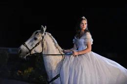 Marie (Emilia Sch&uuml;le).