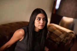 Na&iuml;ma Rodric als Vanessa Sanchez
