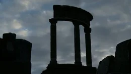 Heute ist Pompeji das gr&ouml;&szlig;te Freilichtmuseum der r&ouml;mischen Antike und zieht jedes Jahr mehr als drei Millionen Besucher in seinen Bann.