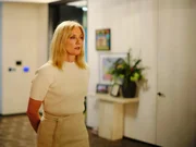 Der Abend verläuft für Jackie (Joely Richardson), die Gäste erwartet, anders als erwartet.