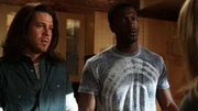 Eliot Spencer (Christian Kane, l.) und Alec Hardison (Aldis Hodge)