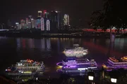 In Chongqing fließen die beiden Flüsse Jangtse und Jialing zusammen. In Chongqing fließen die beiden Flüsse Jangtse und Jialing zusammen.