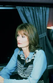 Bei einem Spaziergang mit ihrem Hund wird Sarah McLeisch (Mel Harris) Zeugin eines Mordes. Da nicht nur sie den Killer, sondern der auch sie gesehen hat, wird sie sofort unter Personenschutz gestellt ...