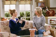 Phoebe Buffay (Lisa Kudrow, l.); Phoebe Abbott (Teri Garr, r.) Phoebe Buffay (Lisa Kudrow, l.); Phoebe Abbott (Teri Garr, r.)
