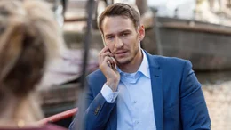 Max (Vladimir Burlakov) hat eigentlich keine Zeit f&uuml;r Romantik.