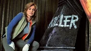 In einem Schaufenster eines Schuhgeschäftes wird eine Leiche gefunden. Der Mörder hat am Tatort das Zeichen 'Killer' hinterlassen. Bei ihren Ermittlungen stoßen Olivia Benson (Mariska Hargitay), George Huang (B.D. Wong, M.) und Odafin Tutuola (Ice-T) auf ein Rauschmittel, dass die Opfer völlig enthemmt.
