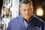 Bei Langston (Laurence Fishburne) läuten die Alarmglocken, als er während der Mordermittlung feststellt, dass sie es offenbar mit dem bereits in Erscheinung getretenen "Dr. Jekyll" zu tun haben... Bei Langston (Laurence Fishburne) läuten die Alarmglocken, als er während der Mordermittlung feststellt, dass sie es offenbar mit dem bereits in Erscheinung getretenen "Dr. Jekyll" zu tun haben...