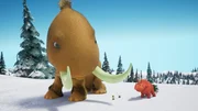 Ginger und das Kiwi-Mammut erleben ein rutschiges Abenteuer im Schnee.