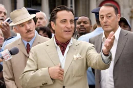 Clouseau (Steve Martin, l.) und Vicenzo (Andy Garcia, M.) werden beruflich und privat zu Rivalen. Ponton (Jean Reno, r.) bleibt treu an Clouseaus Seite.