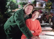 Stefan (Sigmar Solbach) ist glücklich, dass Sophie (Marion Mitterhammer) so viel Verständnis für seinen Beruf als Arzt aufbringt. Er beginnt, über ein Zusammenleben mit ihr und den Kindern in der Villa Frank nachzudenken.