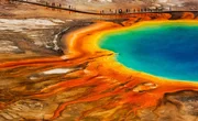 Die "Grand Prismatic Spring" im Yellowstone-Nationalpark ist die gr&ouml;&szlig;te Thermalquelle in den USA.