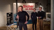 Timmermann (Mathias Junge, l.) und Stine (Sidsel Hindhede, M.) sind diesmal in besonderem Auftrag unterwegs: Zusammen mit Felix Brechtel (Eric Bouwer, r.), dem Mann für Prävention im Innenministerium, haben sie es sich zur Aufgabe gemacht, ältere Menschen vor Betrügern und Einbrechern zu schützen. Die Aufklärungsveranstaltung ist ein voller Erfolg. Doch dann wird ausgerechnet eine der Besucherinnen ermordet.