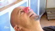 Detlef testet den "Nose Pore Blocker".