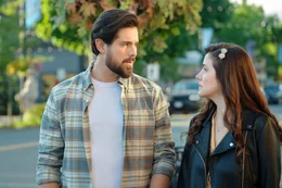 Gibt s eine zweite chance f&uuml;r Anna Vazquez (Julie Gonzalo) und  Elliot Barnes (Chris McNally)?  +++ Die Verwendung des sendungsbezogenen Materials ist nur mit dem Hinweis und Verlinkung auf RTL+ gestattet. +++