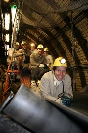Willi ist in Marl im Bergwerk Auguste Victoria/Blumenthal unterwegs, um zu erfahren, wie Steinkohle abgebaut wird.