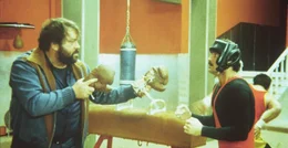 Kid und Ben (Bud Spencer, l.) verlangen auf ihre "unwiderstehliche" Art nat&uuml;rlich Schadenersatz f&uuml;r den zerst&ouml;rten Buggy ...