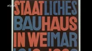 Ein Rückblick auf die Geschichte vom 'Bauhaus' - Plakat der Staatlichen Bauhaus-Schule in Weimar. Ein Rückblick auf die Geschichte vom 'Bauhaus' - Plakat der Staatlichen Bauhaus-Schule in Weimar.