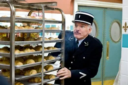 Eine wilde Verfolgungsjagd f&uuml;hrt Clouseau (Steve Martin) durch die K&uuml;che.