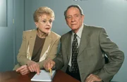 Jessica Fletcher (Angela Lansbury, l.); Warren Pierce (Richard Crenna, r.)