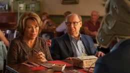 Herbert (Hans-Joachim Heist) und Dorothea (Rita Russek) &uuml;berraschen ihren Sohn Max mit einem Besuch zu seinem Geburtstag.