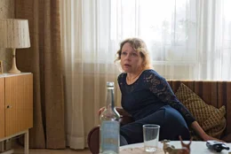 Katrin M&uuml;ller (Renate Kr&ouml;&szlig;ner) macht sich Sorgen um ihren Sohn.