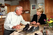 L-R: Arthur (Peter Bongartz) and Julia (Christiane Hörbiger). L-R: Arthur (Peter Bongartz) and Julia (Christiane Hörbiger).
