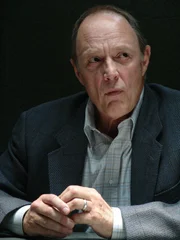 Hat Bud (Harry Johnson) etwas mit dem Mord aus dem Jahre 1969 zu tun?