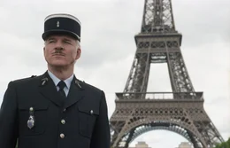 Der franz&ouml;sische Fussballtrainer Yves Gluant ist tot. In der Stadt der Liebe macht sich Inspektor Clouseau (Steve Martin) auf die Suche nach dem M&ouml;rder ...