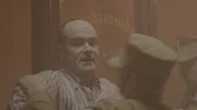 Die nationalsozialistischen Machthaber nannten das Novemberpogrom zynisch "Reichskristallnacht". J&uuml;dische Kaufleute wurden eingesch&uuml;chtert und zusammengeschlagen. Nachgestellte Szene.