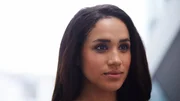 Rachel (Meghan Markle) überlegt, wie sie die Konfliktsituation klären könnte. Mike zum Aufgeben überreden, wie Harvey einfordert, erscheint ihr nicht richtig. Rachel (Meghan Markle) überlegt, wie sie die Konfliktsituation klären könnte. Mike zum Aufgeben überreden, wie Harvey einfordert, erscheint ihr nicht richtig.