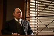 Raymond 'Red' Reddington (James Spader)