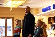 (v.l.n.r.) Brittany (Chika Yasumura); Ray Shoesmith (Scott Ryan); Maddy (Alyla Browne)