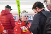 Der Ski-Zirkus - Richtungswechsel Schweizer Skirennfahrer Loïc Meillard (r.) und Zoé Chastan (Kommunikationsverantwortliche Ski Alpin Swiss-Ski und Lebenspartnerin von Loïc Meillard).