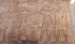 &Auml;gyptische Hieroglyphen  Die Verwendung des sendungsbezogenen Materials ist nur mit dem Hinweis und Verlinkung auf RTL+ gestattet.
