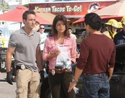 Bei einen gemeinsamen Wanderausflug in die Berge, machen Steve (Alex O'Loughlin, l.) und Danny (Scott Caan, r.) eine besondere Entdeckung ... Bei einen gemeinsamen Wanderausflug in die Berge, machen Steve (Alex O'Loughlin, l.) und Danny (Scott Caan, r.) eine besondere Entdeckung ...